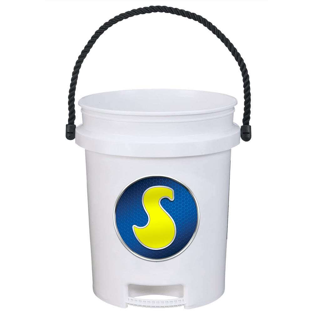 Star brite Ultimate 5-gallon durable bucket with rope handle and integrated base handle for easy pouring